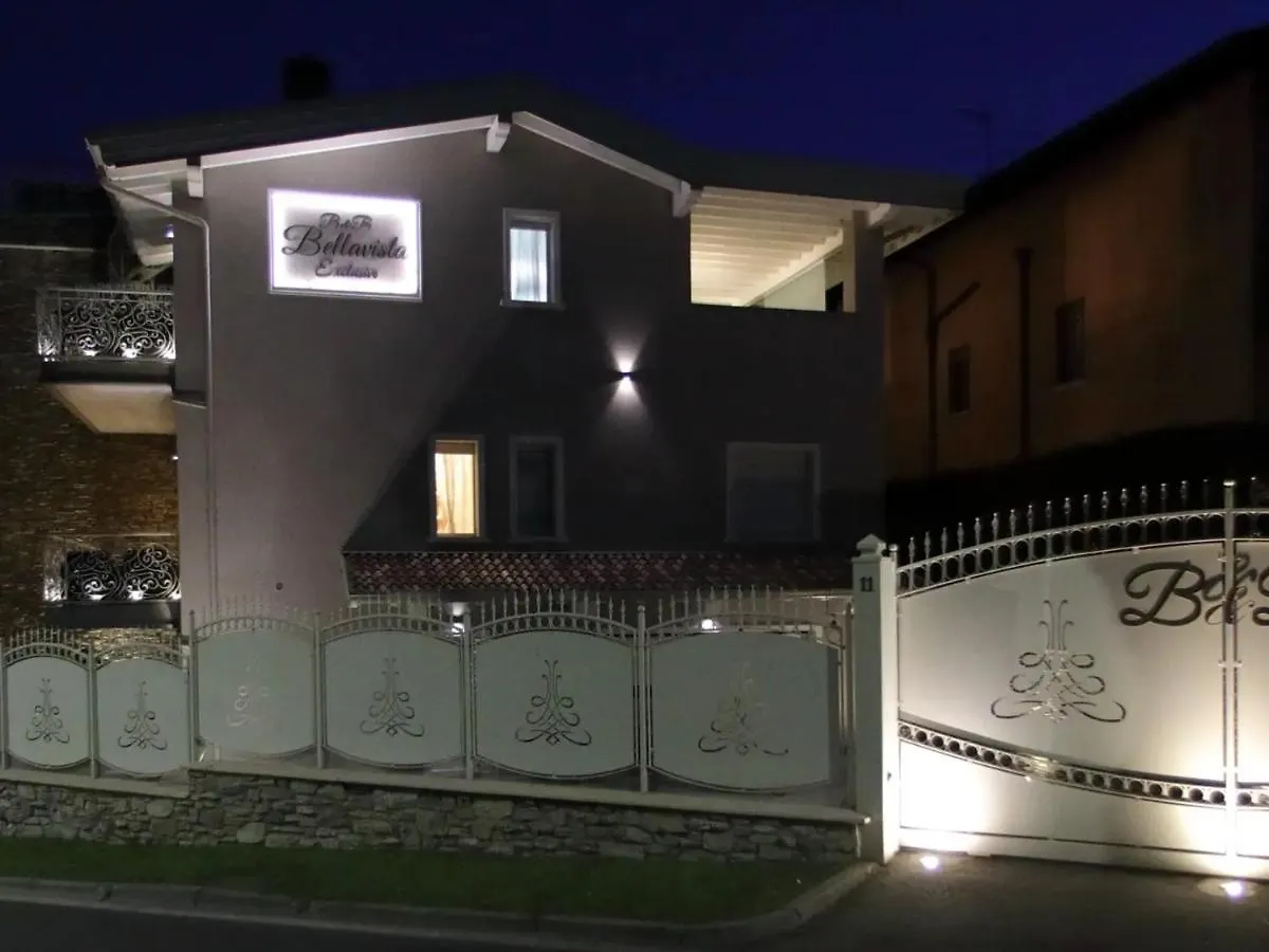 *** Bed & Breakfast B&B Bellavista Exclusive In Zona Centrale Con Piscina Riscaldata E Jacuzzi Vista Lago Desenzano del Garda Italy