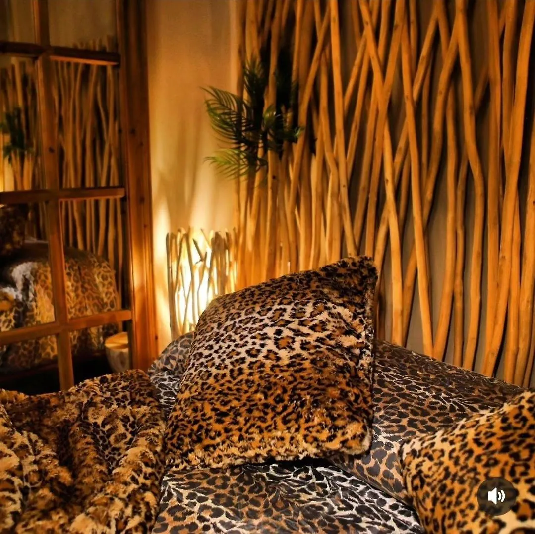 Bed & Breakfast B&B Bellavista Exclusive In Zona Centrale Con Piscina Riscaldata E Jacuzzi Vista Lago Desenzano del Garda